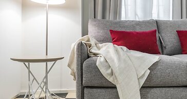 JOIVY Superb Studio For 2, 10Mins From Duomo