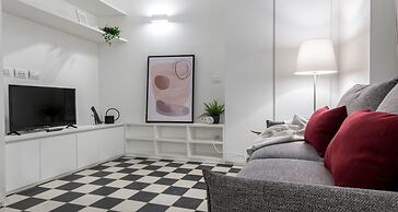 JOIVY Superb Studio For 2, 10Mins From Duomo
