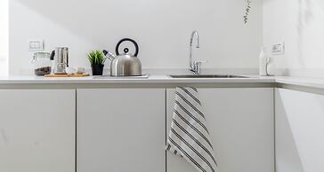 JOIVY Superb Studio For 2, 10Mins From Duomo