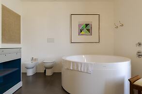 JOIVY Exclusive Flat For 6 Near Cathedral Of Genoa