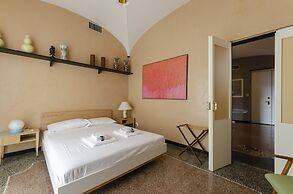 JOIVY Exclusive Flat For 6 Near Cathedral Of Genoa