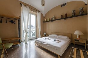 JOIVY Exclusive Flat For 6 Near Cathedral Of Genoa