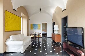 JOIVY Exclusive Flat For 6 Near Cathedral Of Genoa
