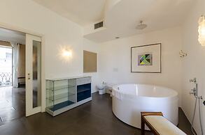 JOIVY Exclusive Flat For 6 Near Cathedral Of Genoa