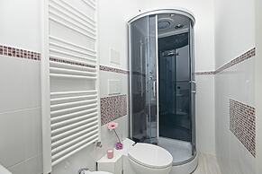 JOIVY Stylish 3-bed flat near the Genoa Aquarium