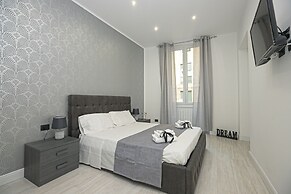 JOIVY Stylish 3-bed flat near the Genoa Aquarium