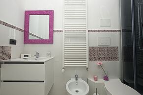 JOIVY Stylish 3-bed flat near the Genoa Aquarium