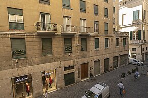 JOIVY Stylish 3-bed flat near the Genoa Aquarium