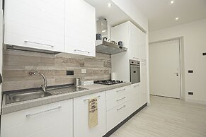 JOIVY Stylish 3-bed flat near the Genoa Aquarium