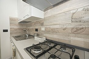 JOIVY Stylish 3-bed flat near the Genoa Aquarium