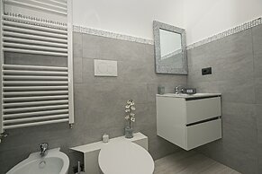 JOIVY Stylish 3-bed flat near the Genoa Aquarium