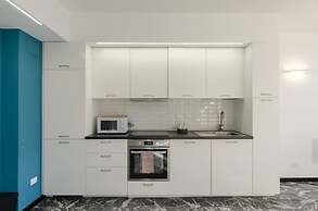 JOIVY Spacious Apt For 6, Near Train Station And Beach