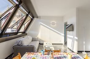 JOIVY Spacious Apt For 6, Near Train Station And Beach