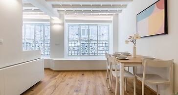 JOIVY Fulcorina Brera Chic apt near the Royal Palace