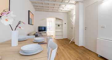 JOIVY Fulcorina Brera Chic apt near the Royal Palace