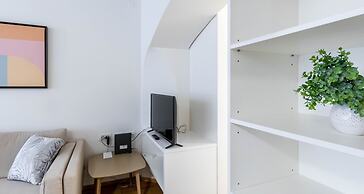 JOIVY Fulcorina Brera Chic apt near the Royal Palace