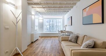 JOIVY Fulcorina Brera Chic apt near the Royal Palace