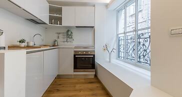 JOIVY Fulcorina Brera Chic apt near the Royal Palace