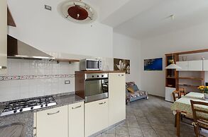 JOIVY Family Apt For 6, Right Next To The Beach