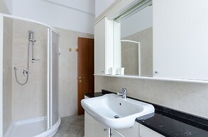 JOIVY Family Apt For 6, Right Next To The Beach