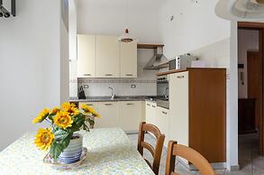 JOIVY Family Apt For 6, Right Next To The Beach