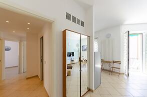 JOIVY Apt For 6, Near Centre, Beach And Train Station