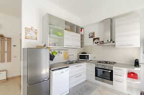 JOIVY Apt For 6, Near Centre, Beach And Train Station