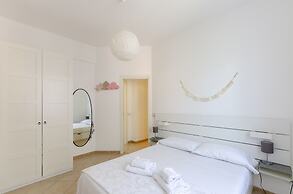 JOIVY Apt For 6, Near Centre, Beach And Train Station