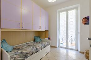 JOIVY Apt For 6, Near Centre, Beach And Train Station