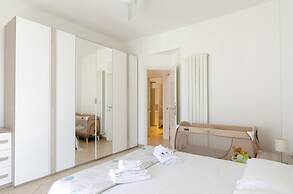 JOIVY Apt For 6, Near Centre, Beach And Train Station