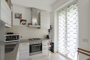 JOIVY Apt For 6, Near Centre, Beach And Train Station