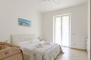 JOIVY Apt For 6, Near Centre, Beach And Train Station