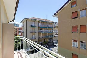 JOIVY Apt For 4, Near Centre, Beach And Train Station