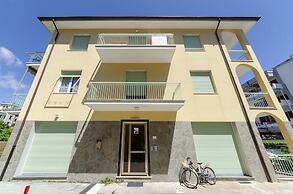 JOIVY Apt For 4, Near Centre, Beach And Train Station