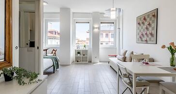 JOIVY Bright Studio For 3 Near Porta Romana And Ied