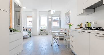 JOIVY Bright Studio For 3 Near Porta Romana And Ied