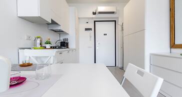 JOIVY Bright Studio For 3 Near Porta Romana And Ied