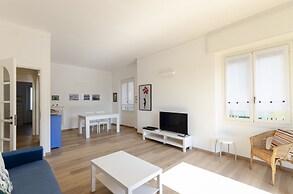 JOIVY Bright Apt For 5, Near Beach, In Camogli