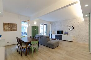 JOIVY Apt For 6, W/Terrace Near Beach In Sestri Levante