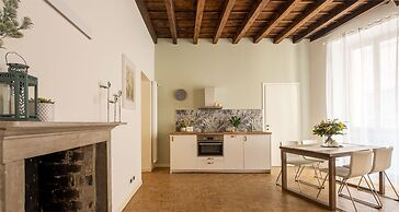 JOIVY Charming Flat Next to Duomo di Como