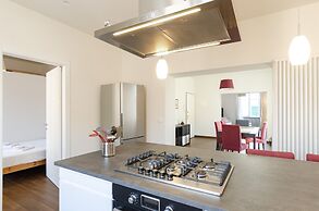 JOIVY Spacious Family Apt For 4, In Carignano, Genoa