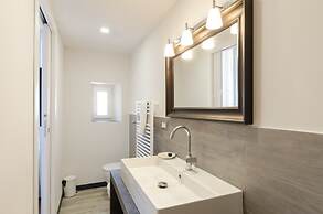 JOIVY Spacious Family Apt For 4, In Carignano, Genoa