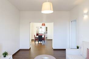 JOIVY Spacious Family Apt For 4, In Carignano, Genoa