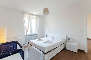 JOIVY Spacious Family Apt For 4, In Carignano, Genoa