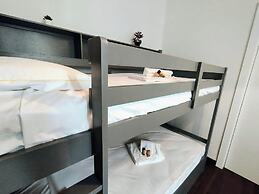 JOIVY Spacious Family Apt For 4, In Carignano, Genoa