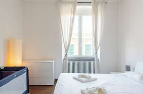 JOIVY Spacious Family Apt For 4, In Carignano, Genoa