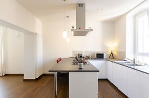 JOIVY Spacious Family Apt For 4, In Carignano, Genoa