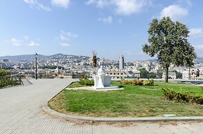 JOIVY Spacious Family Apt For 4, In Carignano, Genoa