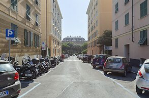 JOIVY Spacious Family Apt For 4, In Carignano, Genoa