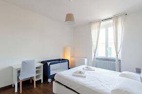 JOIVY Spacious Family Apt For 4, In Carignano, Genoa